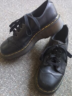 Dr. Martens Black Lace-Up Platform Oxfords w/ Yellow Stitching Size Men's US 8